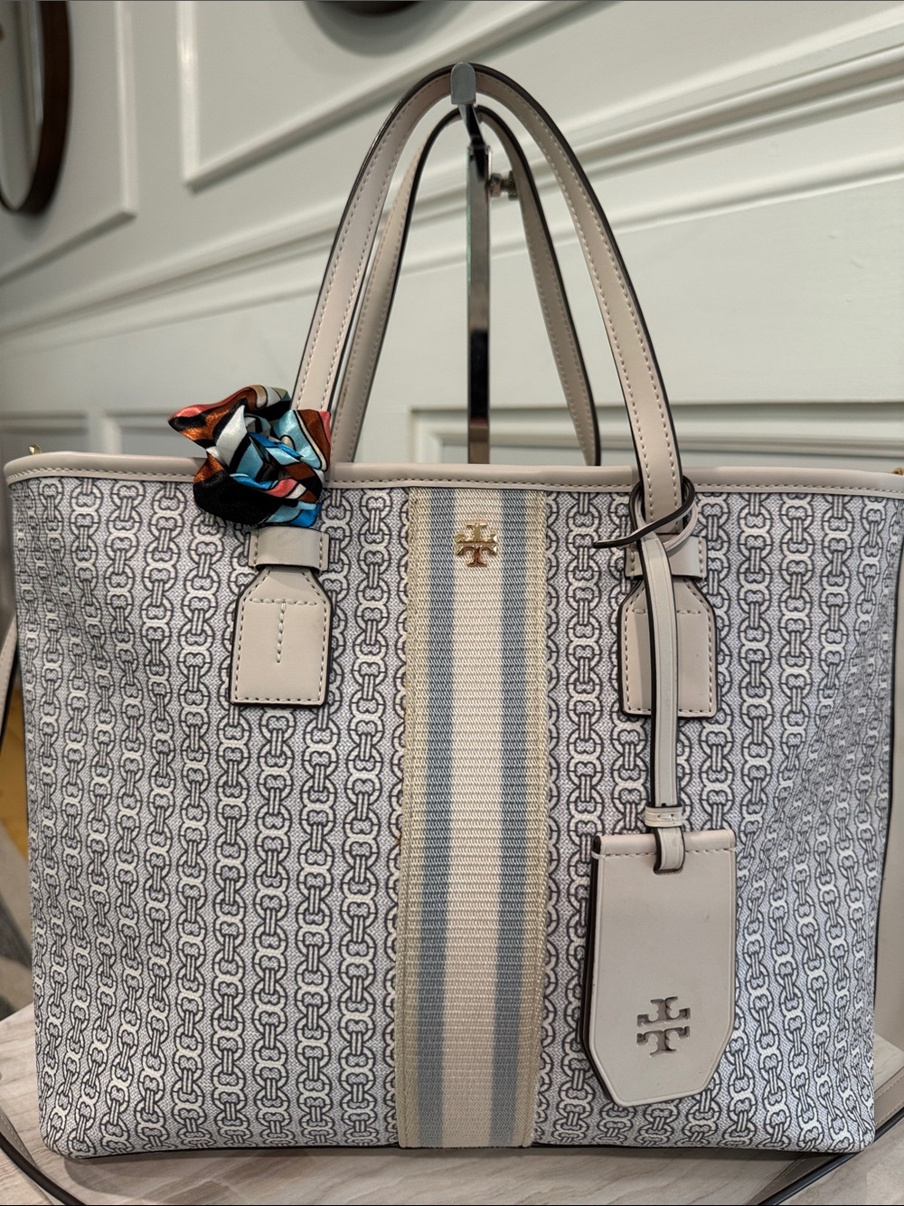 Tory Burch Bag Gemini Link Light Gray and Cream Satchel Tote - Picture 5 of 17